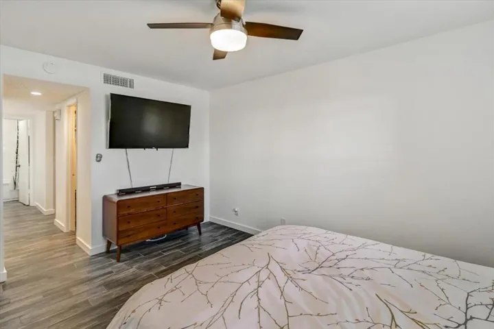 22-2180 South Palm Canyon Drive Unit 33-