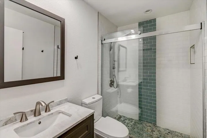 17-2180 South Palm Canyon Drive Unit 33-