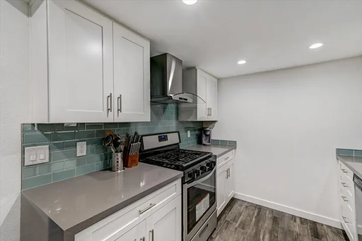 11-2180 South Palm Canyon Drive Unit 33-