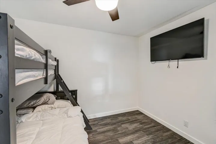 20-2180 South Palm Canyon Drive Unit 33-