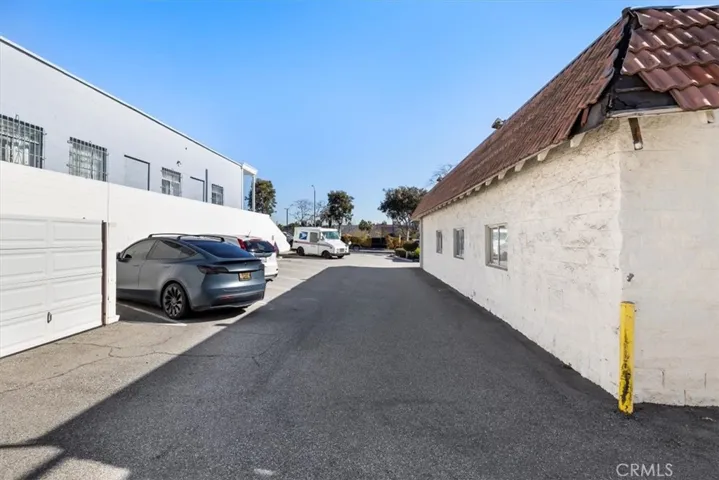 2705 N Sepulveda Boulevard, Manhattan Beach, California 90266