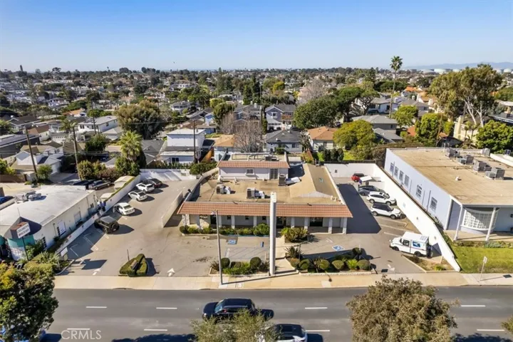 2705 N Sepulveda Boulevard, Manhattan Beach, California 90266