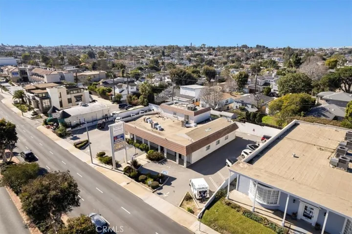 2705 N Sepulveda Boulevard, Manhattan Beach, California 90266