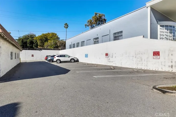 2705 N Sepulveda Boulevard, Manhattan Beach, California 90266