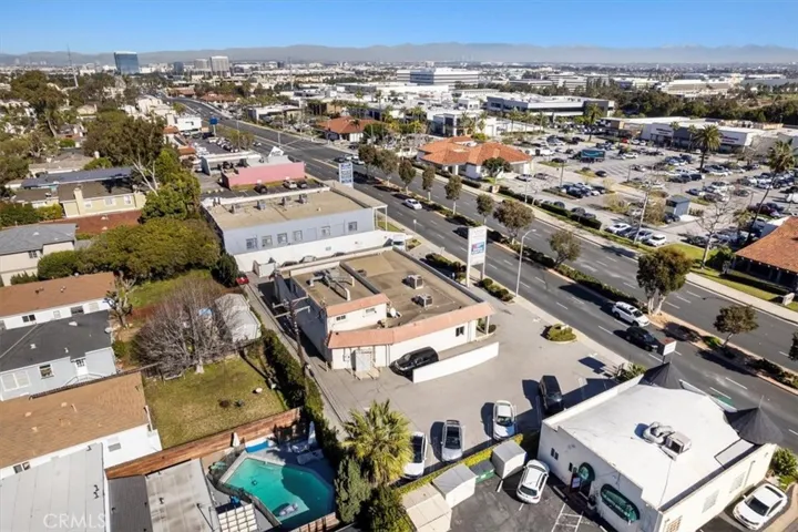 2705 N Sepulveda Boulevard, Manhattan Beach, California 90266