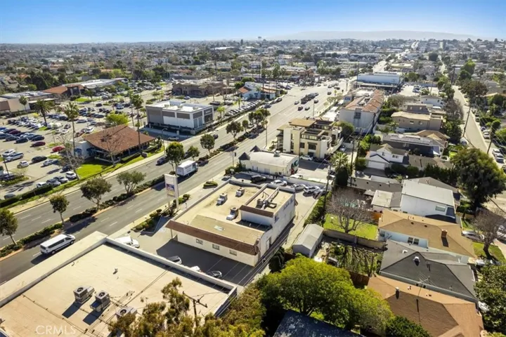2705 N Sepulveda Boulevard, Manhattan Beach, California 90266