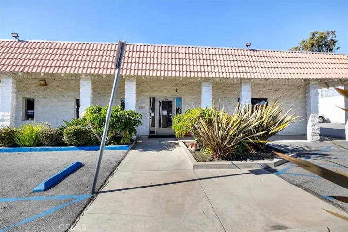 2705 N Sepulveda Boulevard, Manhattan Beach, California 90266