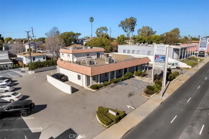2705 N Sepulveda Boulevard, Manhattan Beach, California 90266