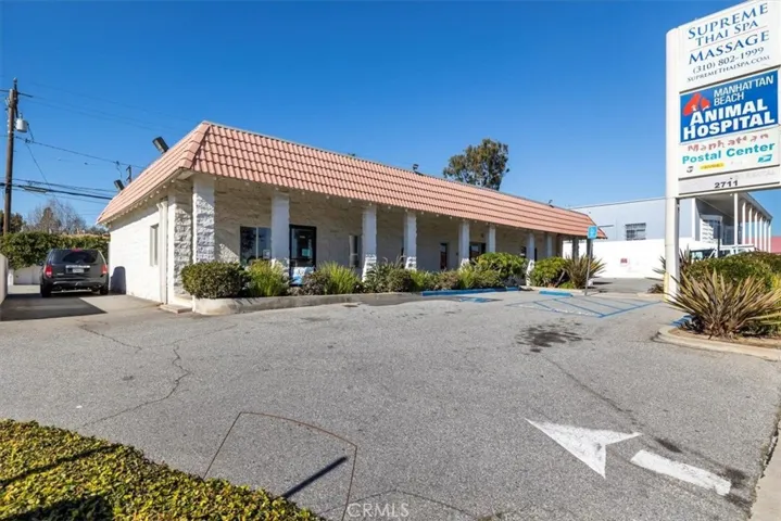 2705 N Sepulveda Boulevard, Manhattan Beach, California 90266