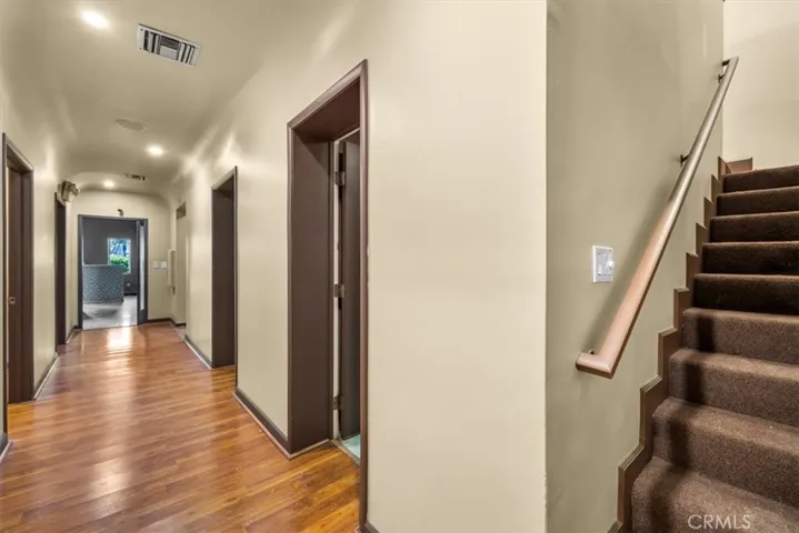 2705 N Sepulveda Boulevard, Manhattan Beach, California 90266