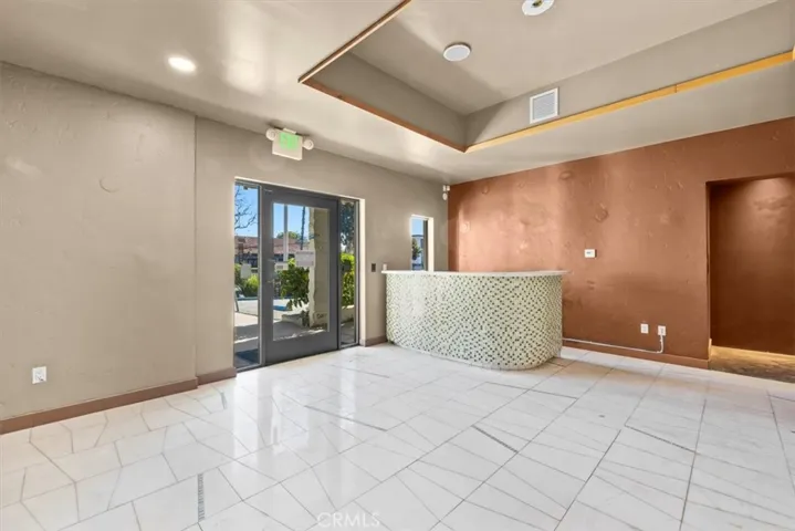 2705 N Sepulveda Boulevard, Manhattan Beach, California 90266