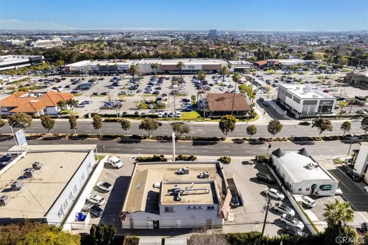 2705 N Sepulveda Boulevard, Manhattan Beach, California 90266