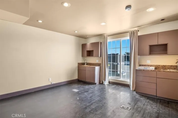 2705 N Sepulveda Boulevard, Manhattan Beach, California 90266