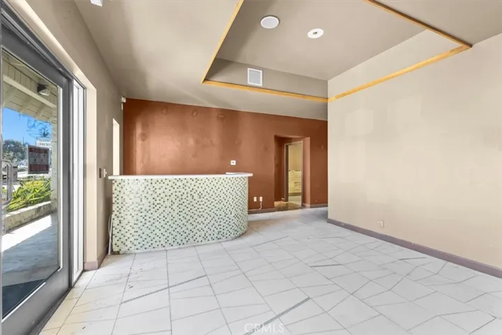 2705 N Sepulveda Boulevard, Manhattan Beach, California 90266