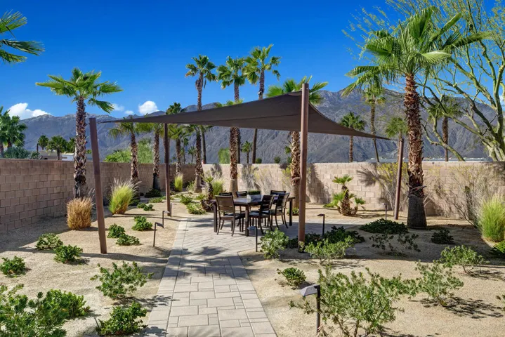 DINING PATIO TO MOUNTAINS MLS