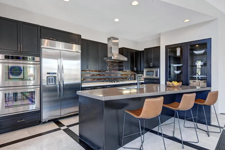 KITCHEN OVER ISLAND MLS