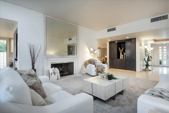08-45cornelldrive-hr-8