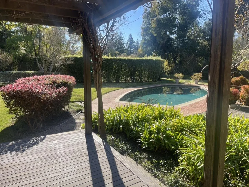 9 Betty Lane, California home-pic-5
