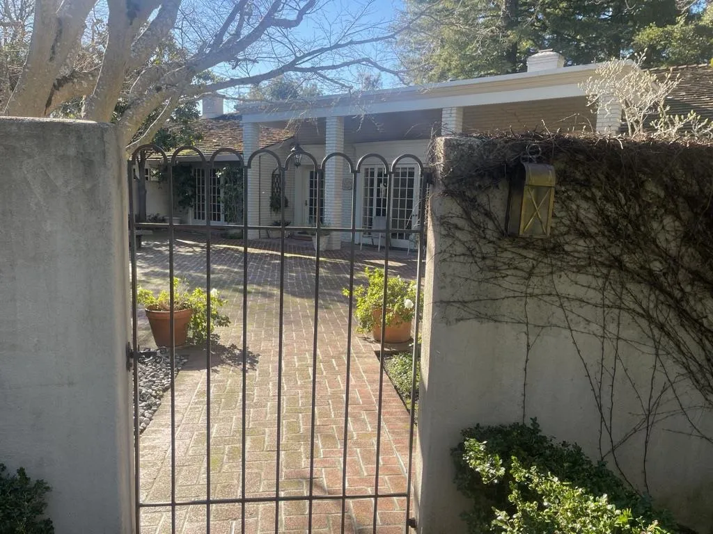 9 Betty Lane, California home-pic-0