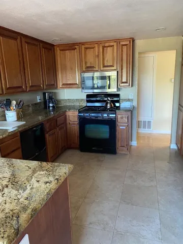 1240 Via Portovecchio, San Marcos, California 92078