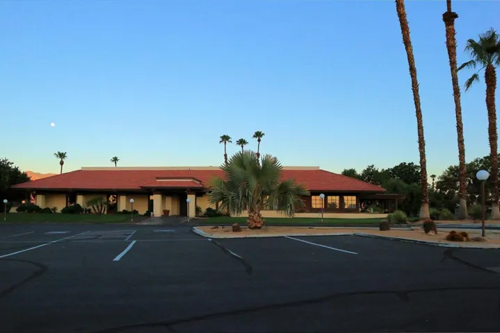 Suncrest club house close up