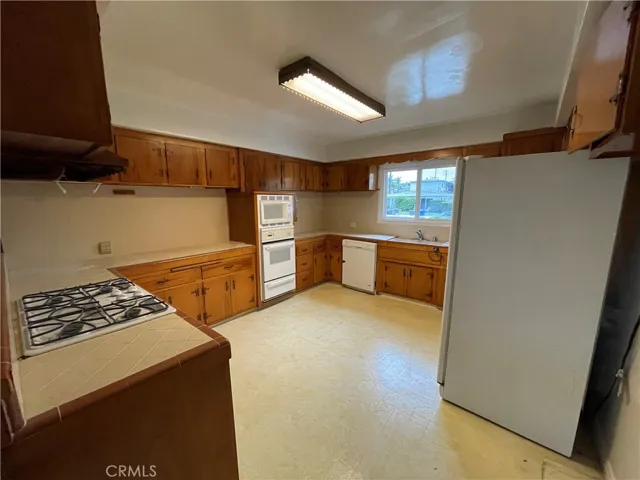 529 Avenue F, Redondo Beach, California 90277