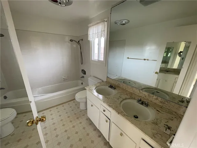 529 Avenue F, Redondo Beach, California 90277