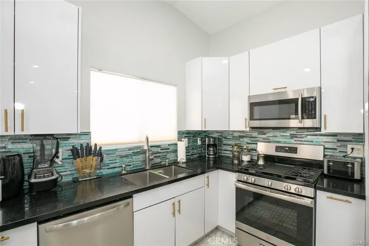 31115 Whispering Palms, Cathedral City, California 92234