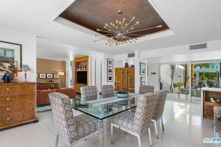 360 N Via Las Palmas, Palm Springs, California 92262