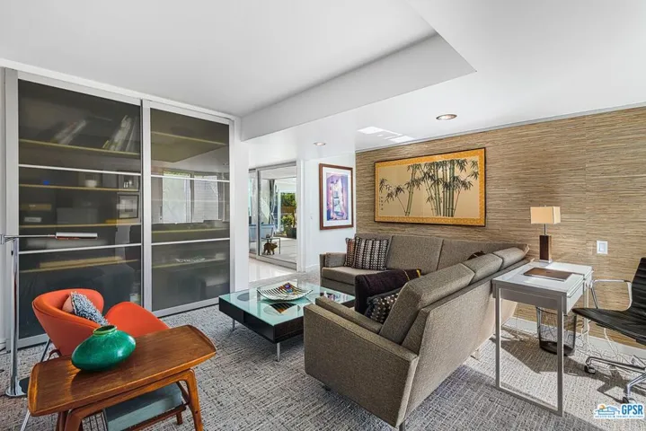 360 N Via Las Palmas, Palm Springs, California 92262