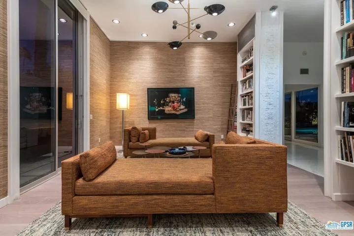 360 N Via Las Palmas, Palm Springs, California 92262