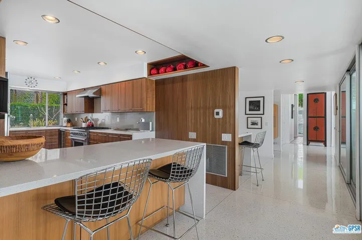 360 N Via Las Palmas, Palm Springs, California 92262