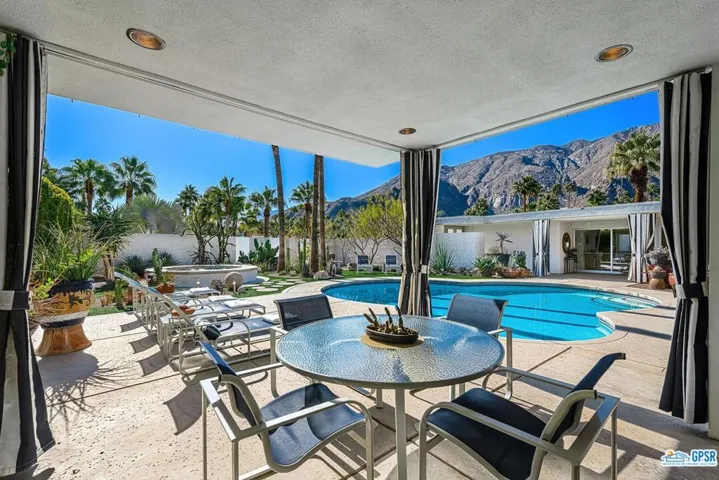 360 N Via Las Palmas, Palm Springs, California 92262