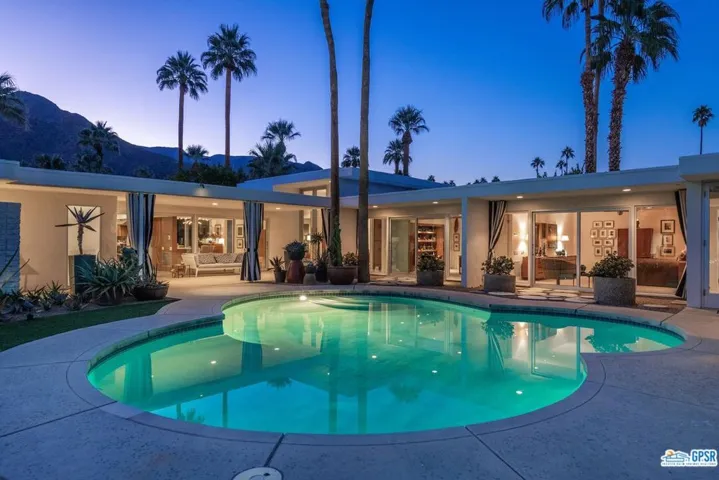 360 N Via Las Palmas, Palm Springs, California 92262