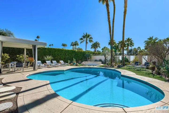 360 N Via Las Palmas, Palm Springs, California 92262