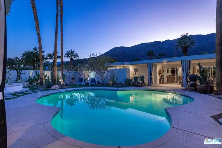 360 N Via Las Palmas, Palm Springs, California 92262