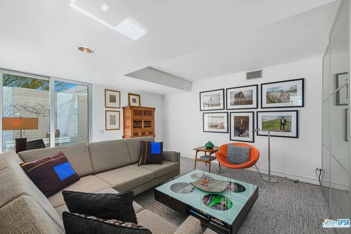 360 N Via Las Palmas, Palm Springs, California 92262