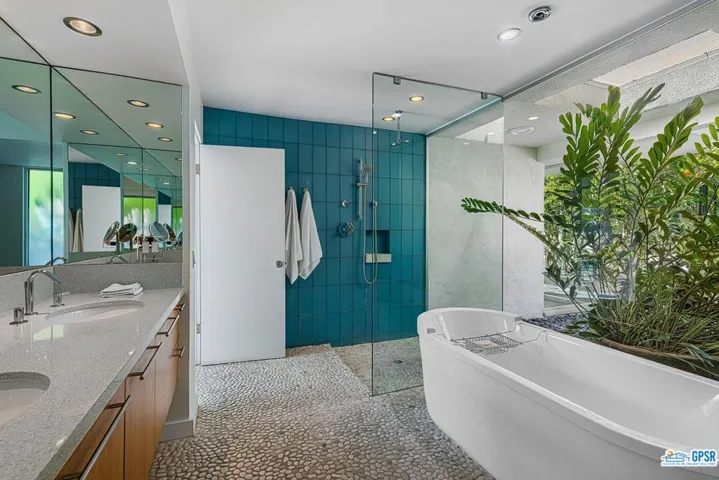 360 N Via Las Palmas, Palm Springs, California 92262