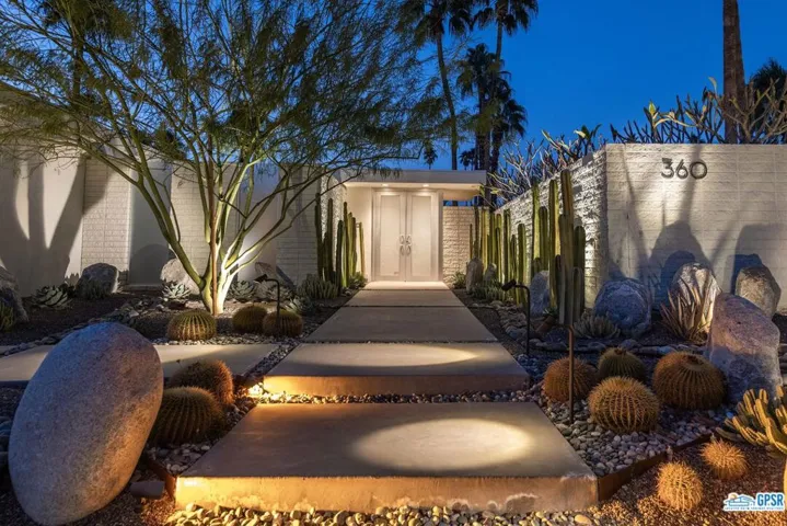 360 N Via Las Palmas, Palm Springs, California 92262
