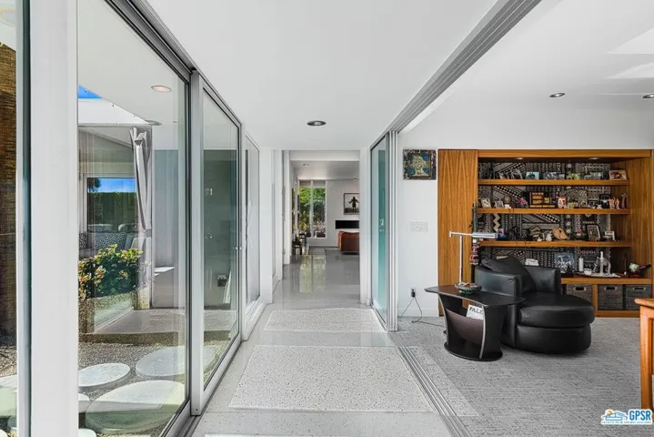 360 N Via Las Palmas, Palm Springs, California 92262