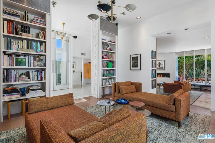 360 N Via Las Palmas, Palm Springs, California 92262
