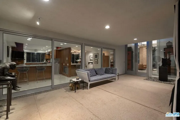 360 N Via Las Palmas, Palm Springs, California 92262