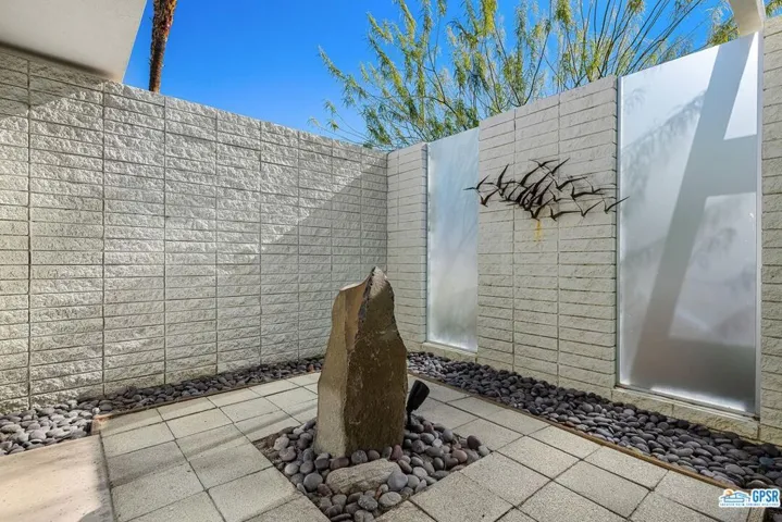 360 N Via Las Palmas, Palm Springs, California 92262