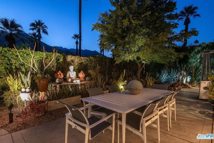 360 N Via Las Palmas, Palm Springs, California 92262