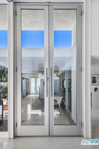 360 N Via Las Palmas, Palm Springs, California 92262