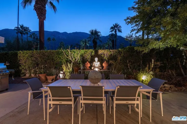 360 N Via Las Palmas, Palm Springs, California 92262