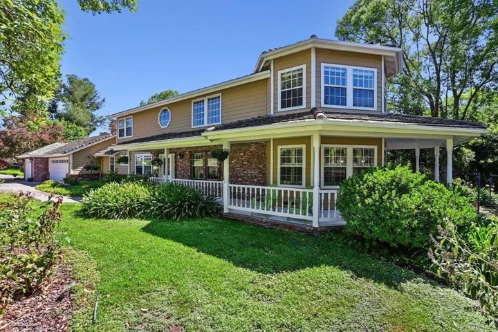 2891 Los Alisos Drive, Fallbrook, California 92028