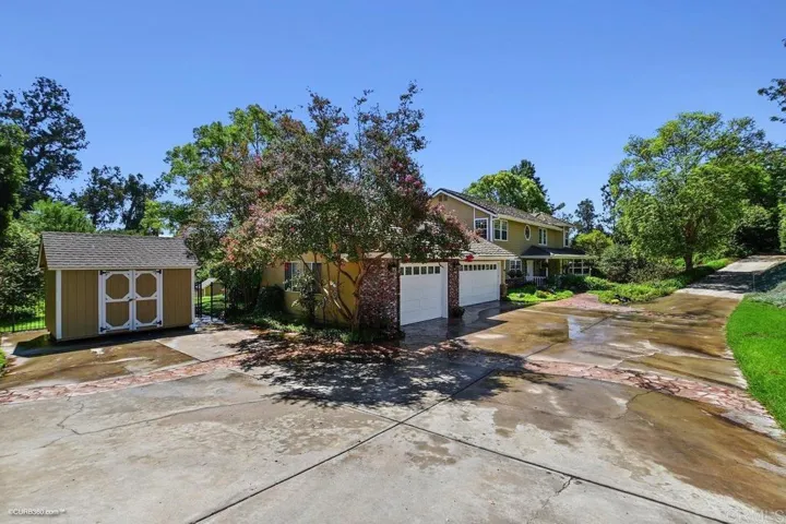2891 Los Alisos Drive, Fallbrook, California 92028