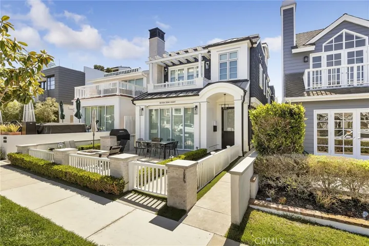 708 1/2 Heliotrope Avenue, Corona Del Mar, California 92625