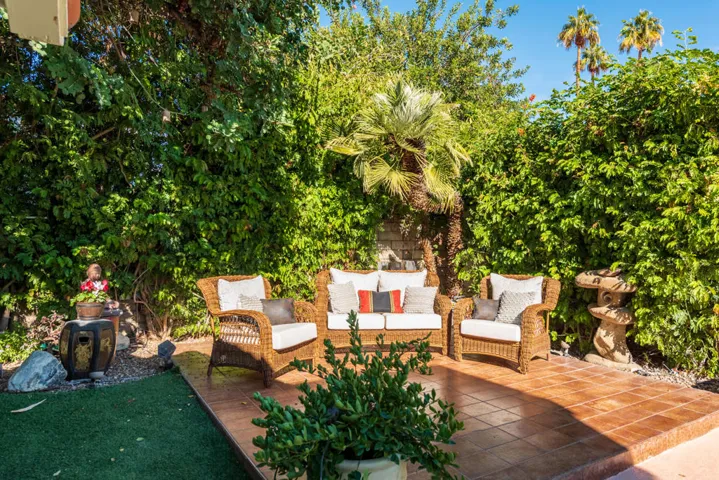 61 Sierra Madre - Backyard